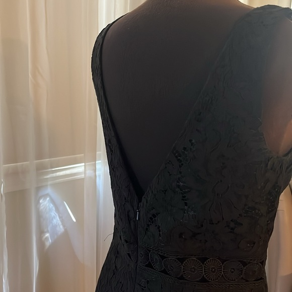 Stunning lace Bardot dress - Picture 2 of 6